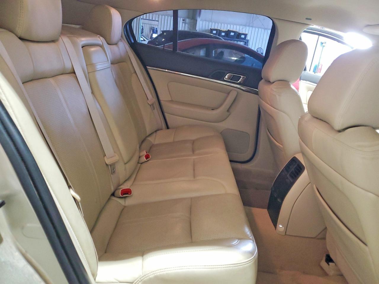 2010 Lincoln Townhouse MKS