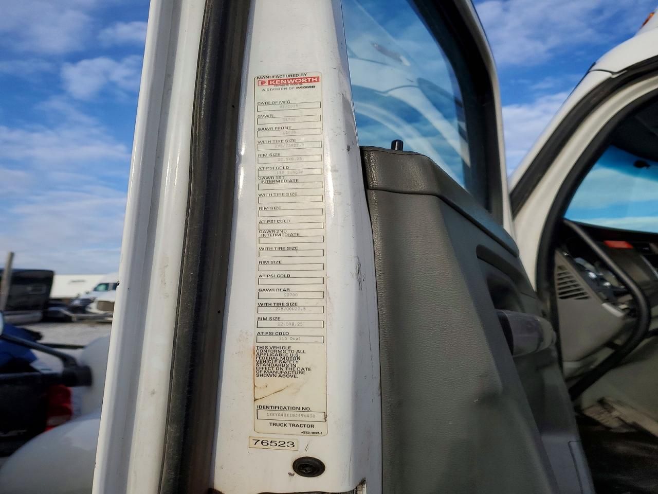 2016 Kenworth T680 Semi Truck