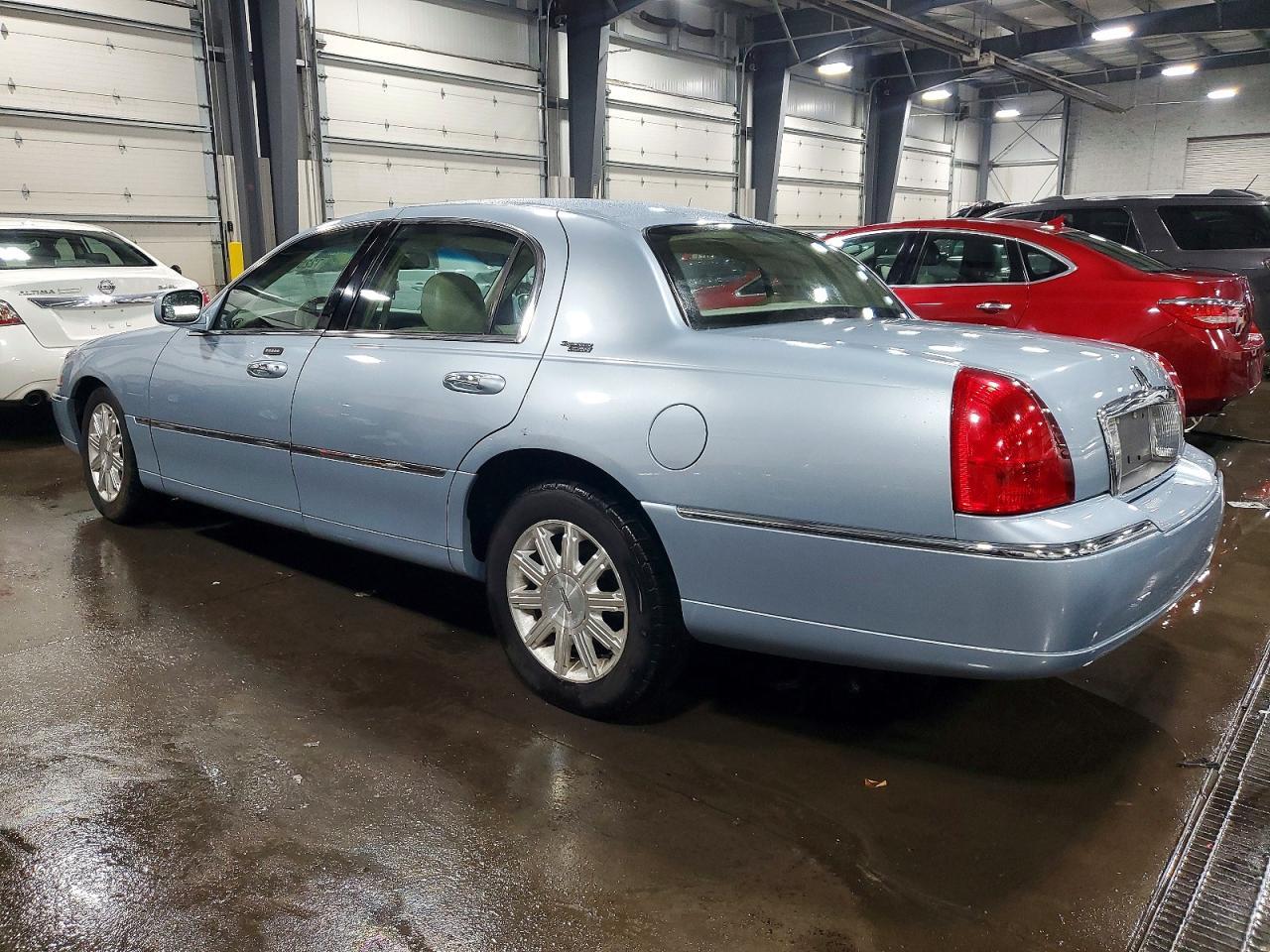 2009 Lincoln Town car Signature Limited