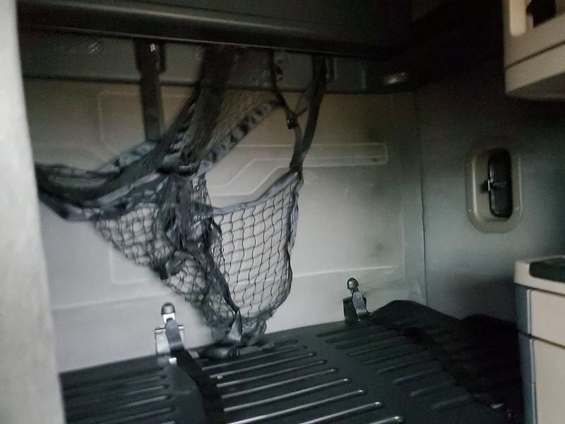 2018 Freightliner Cascadia-Semi Truck