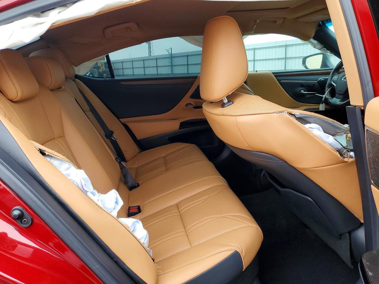 2025 Lexus ES