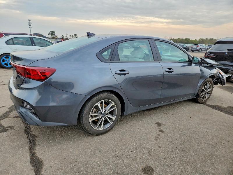 2023 KIA Forte lx