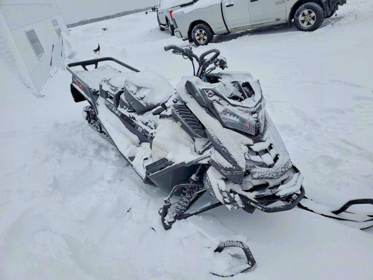 2025 Skidoo Expedition SE 900 T
