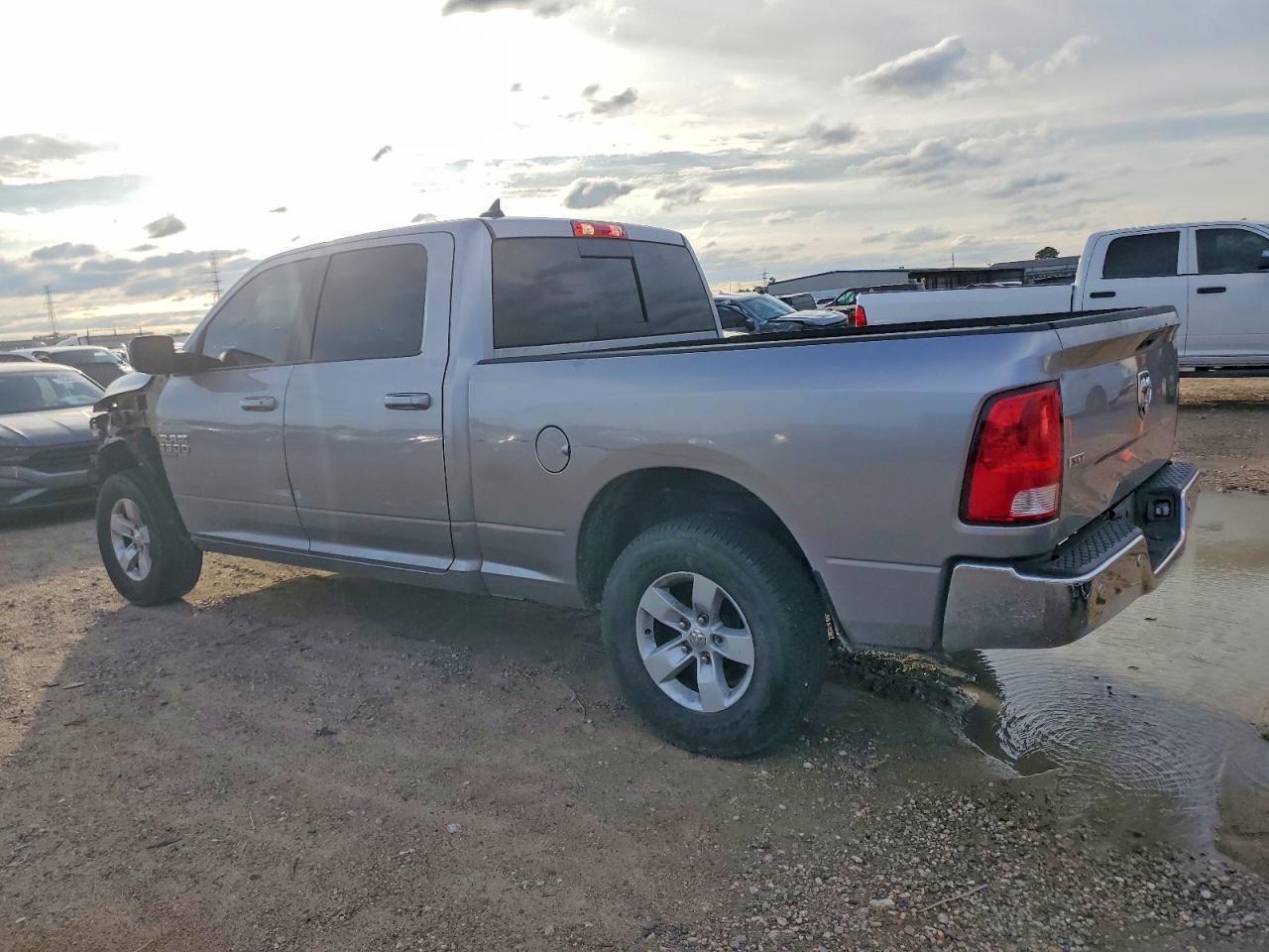 2020 Dodge Ram 1500 Classic slt