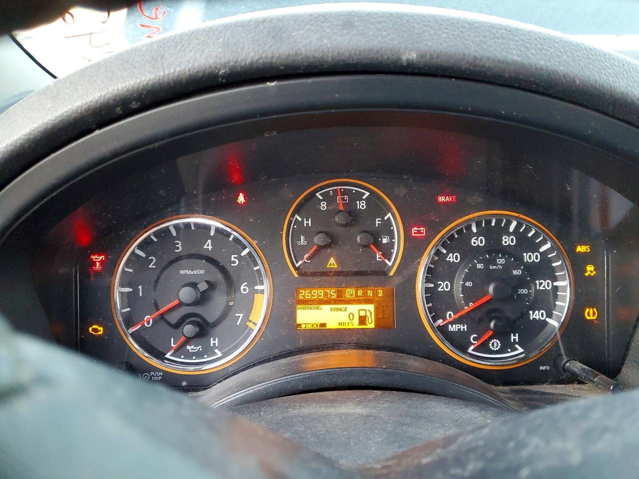 2012 Nissan Armada sv