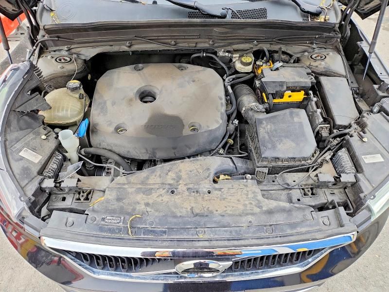 2021 Volvo Xc40 T5 Momentum