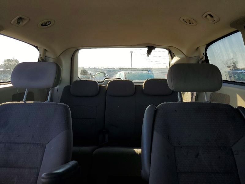 2010 Chrysler Town & Country lx