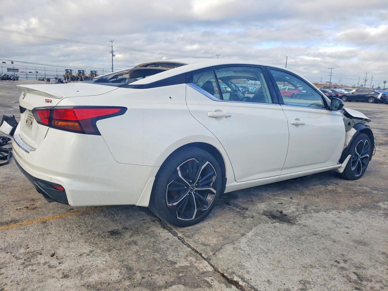 2023 Nissan Altima sr