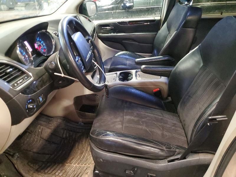 2014 Chrysler Town & Country Touring l