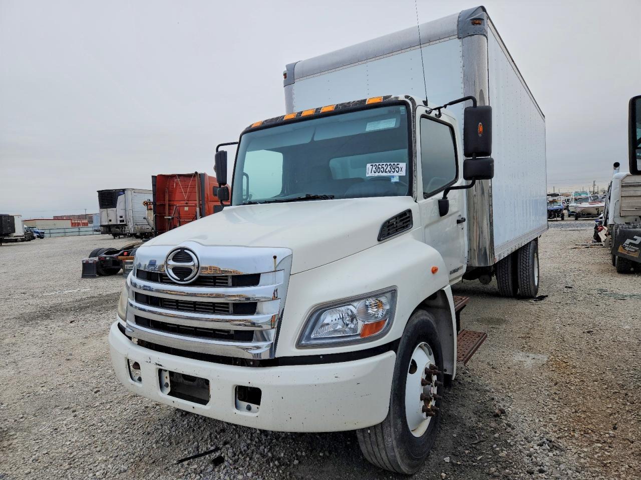 2013 Hino Hino 338-Semi Truck