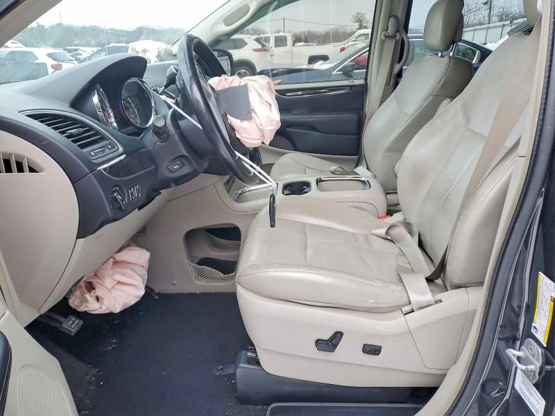 2011 Chrysler Town & Country Limited