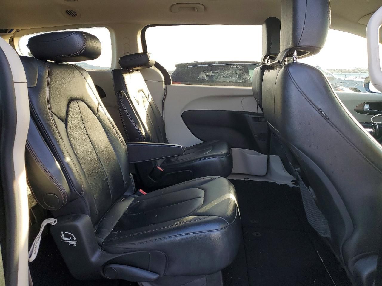 2017 Chrysler Pacifica Touring l