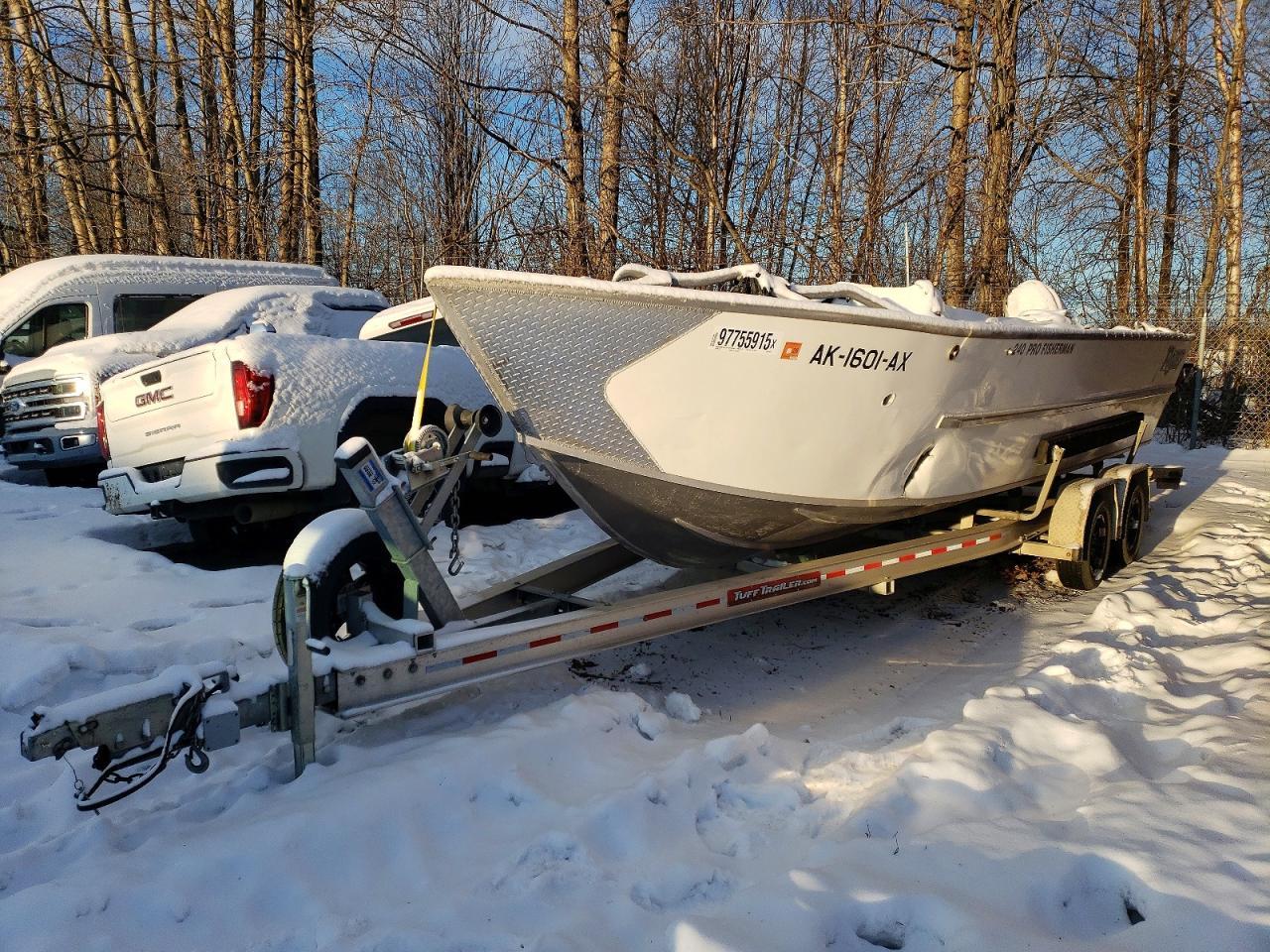 2023 Raid ER Boat PRO Fisherman