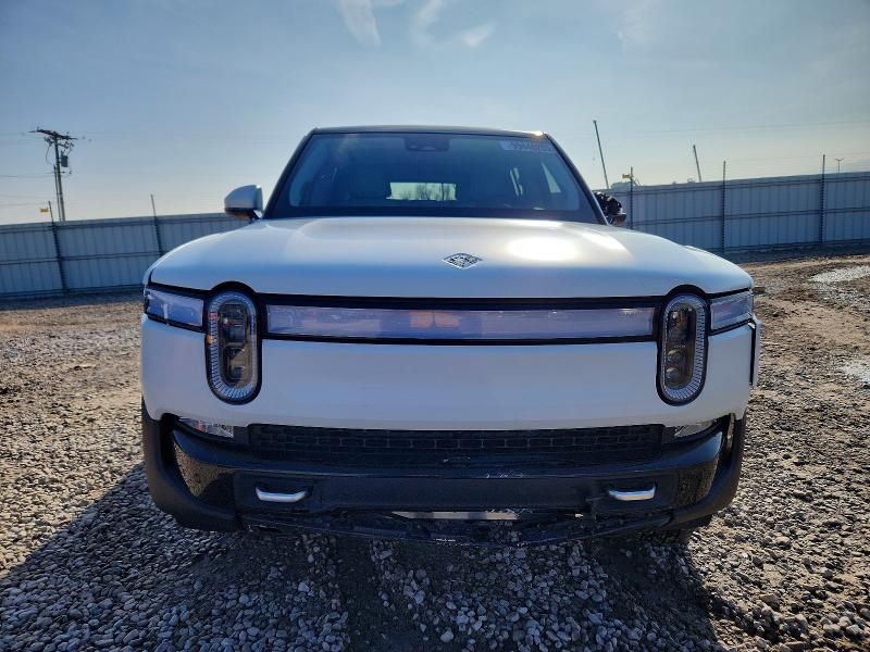 2024 Rivian R1S Adventure
