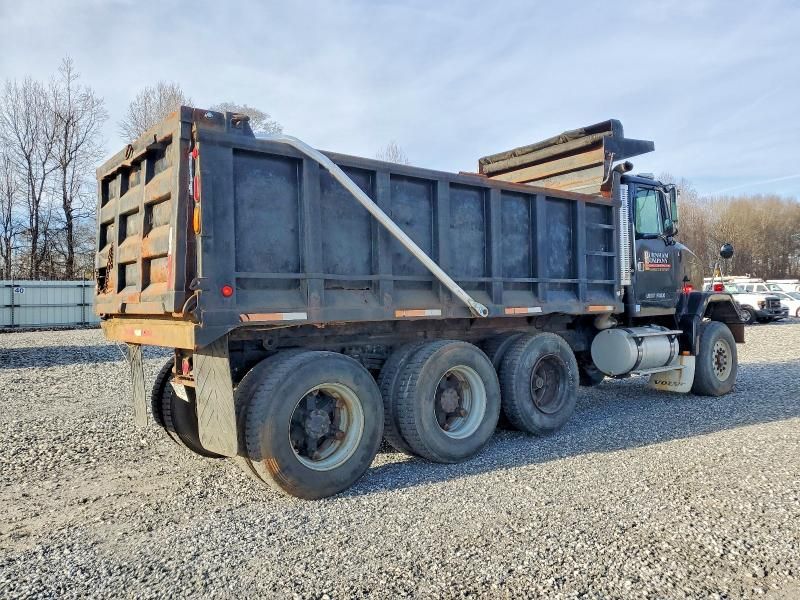 1998 Volvo ACL Dump Truck