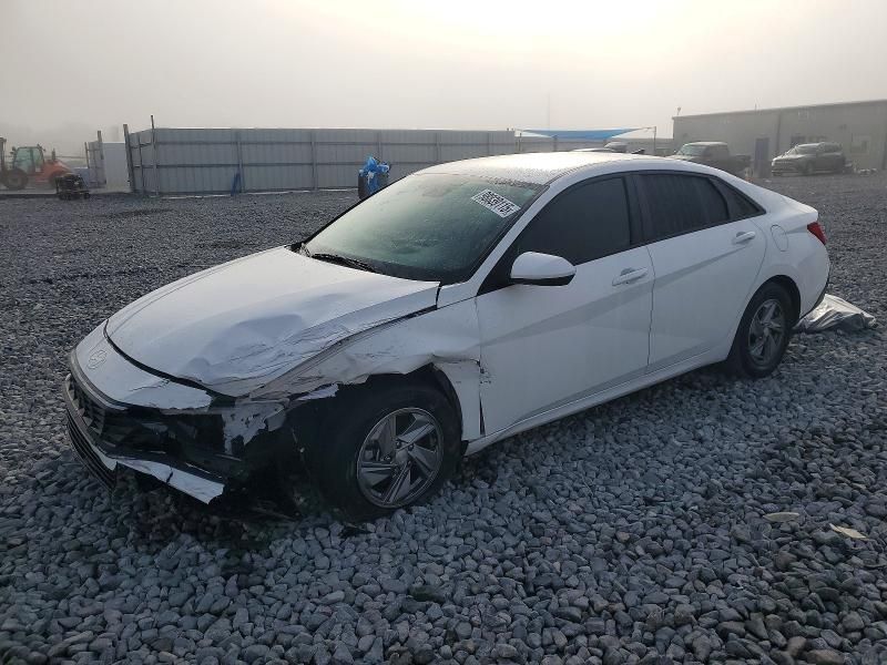 2024 Hyundai Elantra se