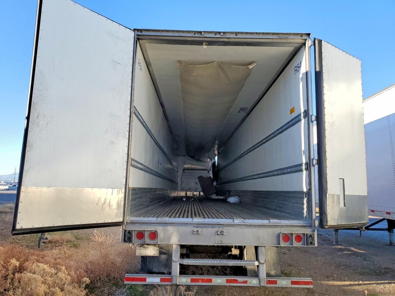2014 Utility VS2RA Refrigerated Van Trailer