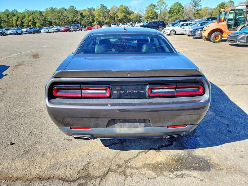 2018 Dodge Challenger sxt