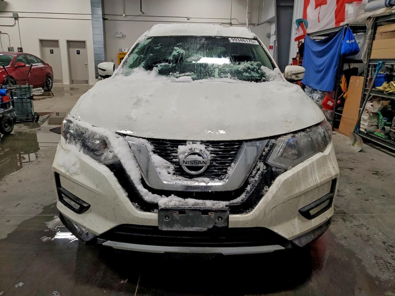 2017 Nissan Rogue sv