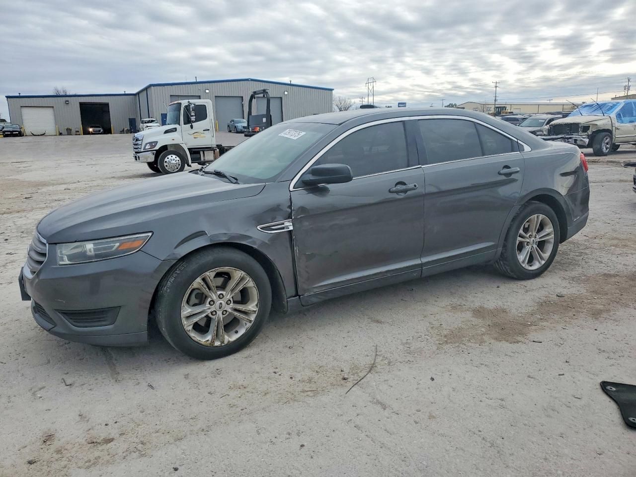 2015 Ford Taurus se