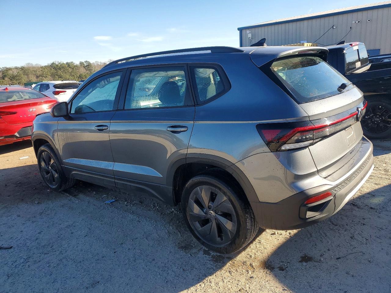2025 Volkswagen Taos s