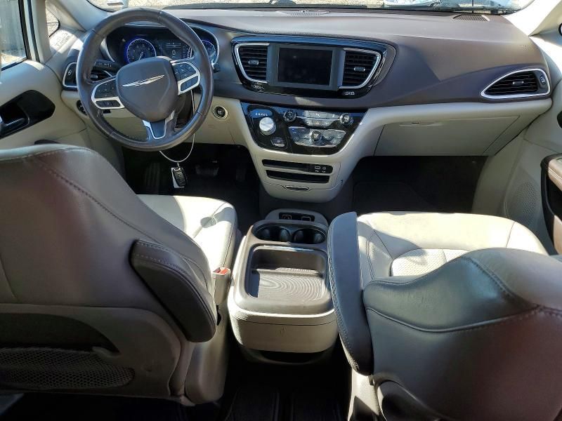 2019 Chrysler Pacifica Touring l