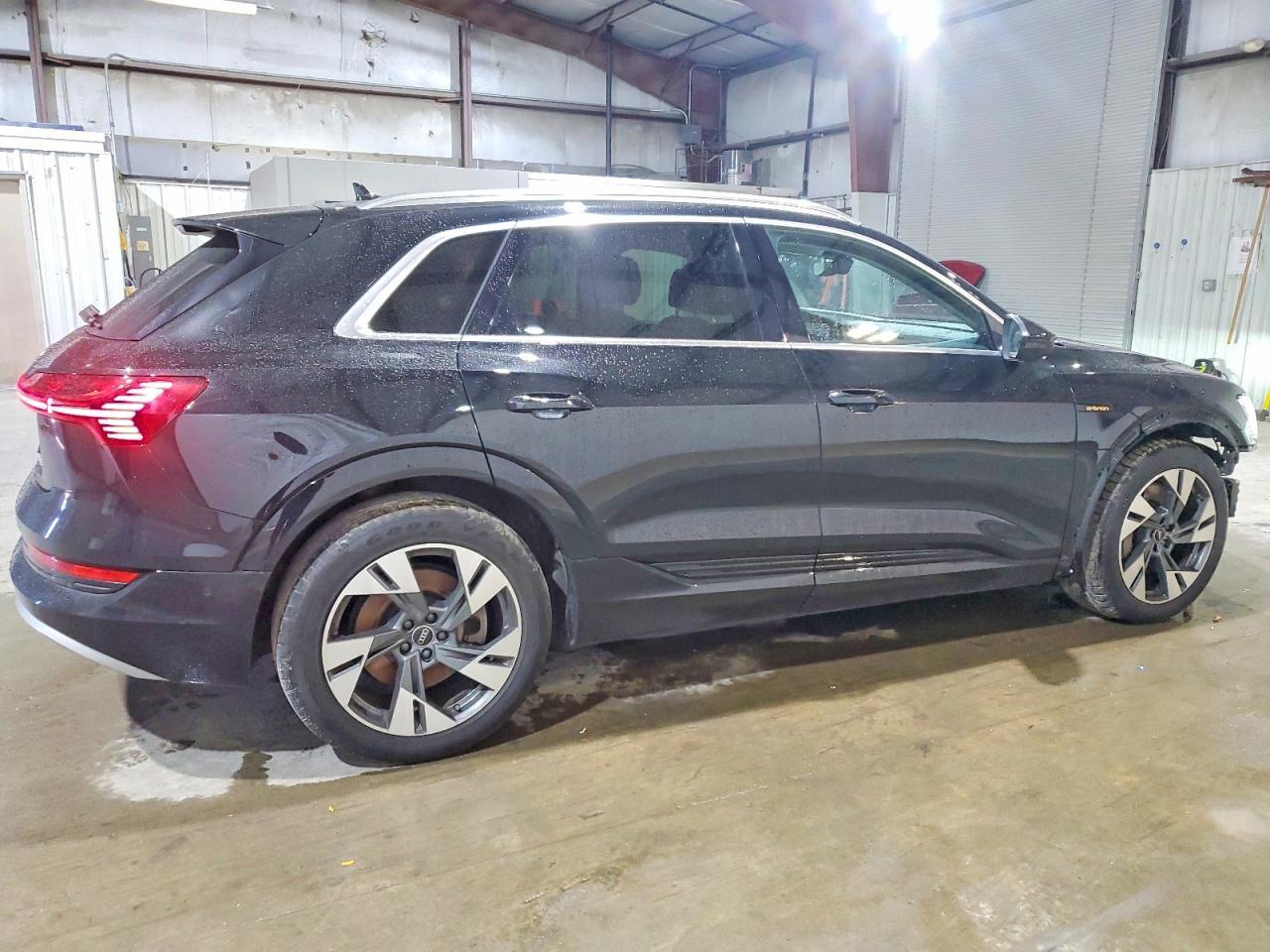 2023 Audi E-tron Premium Plus