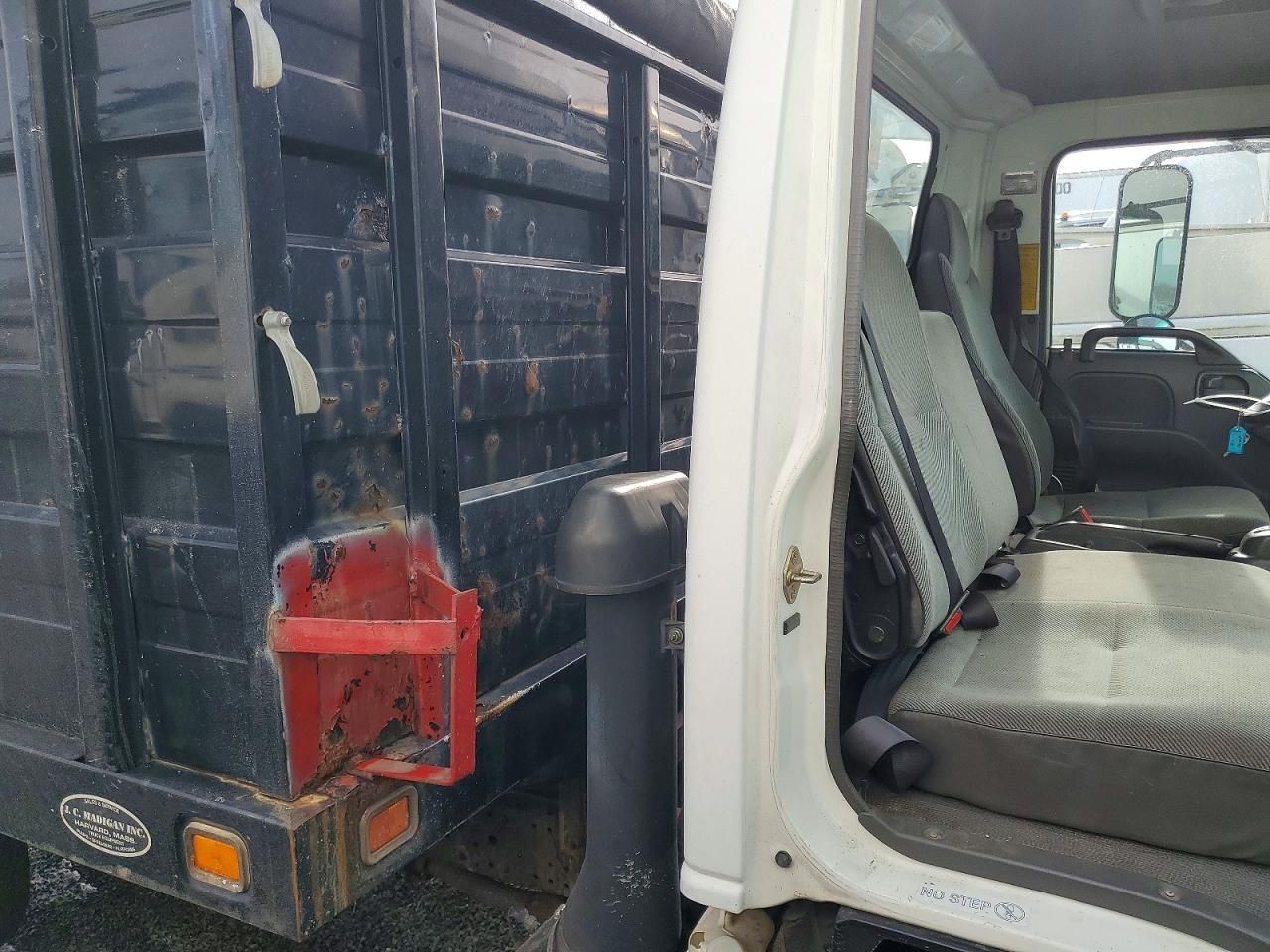 1999 Chevrolet Tilt Master W4S042