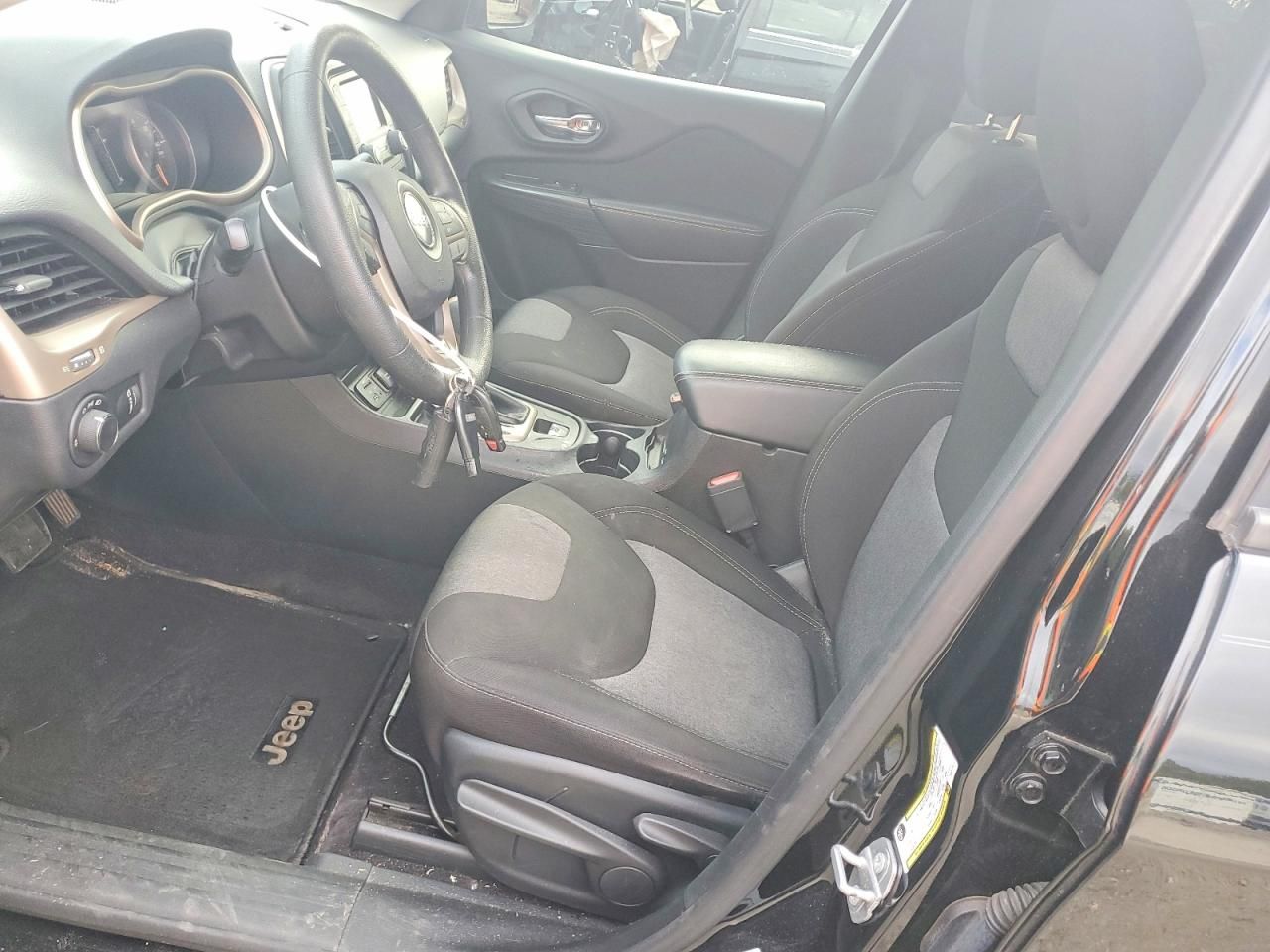 2017 Jeep Cherokee Sport