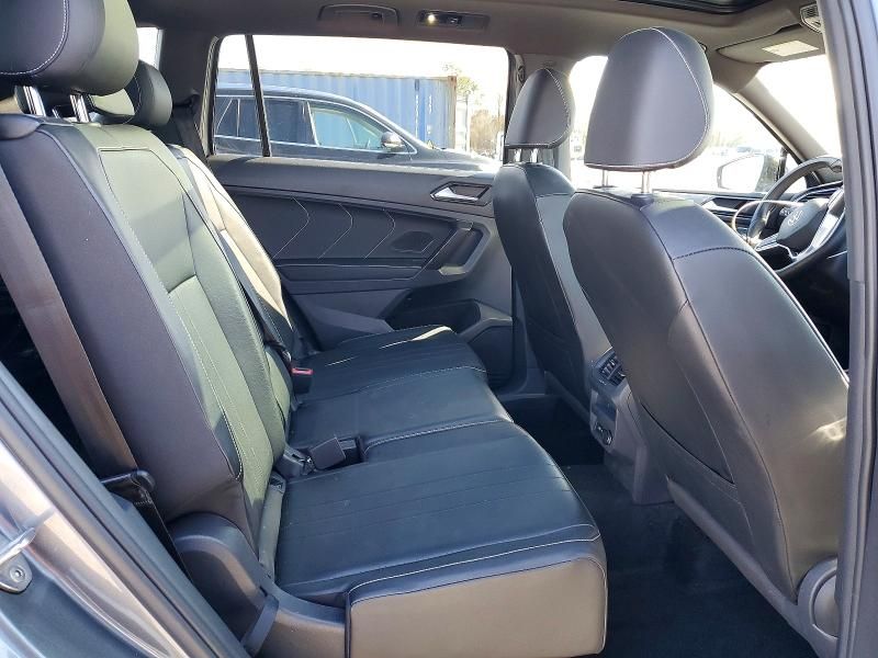 2022 Volkswagen Tiguan se R-line Black