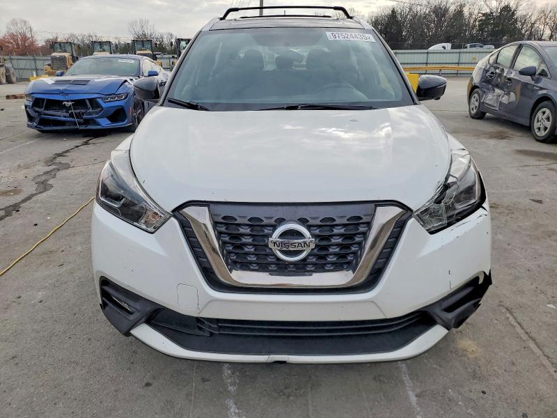2018 Nissan Kicks s