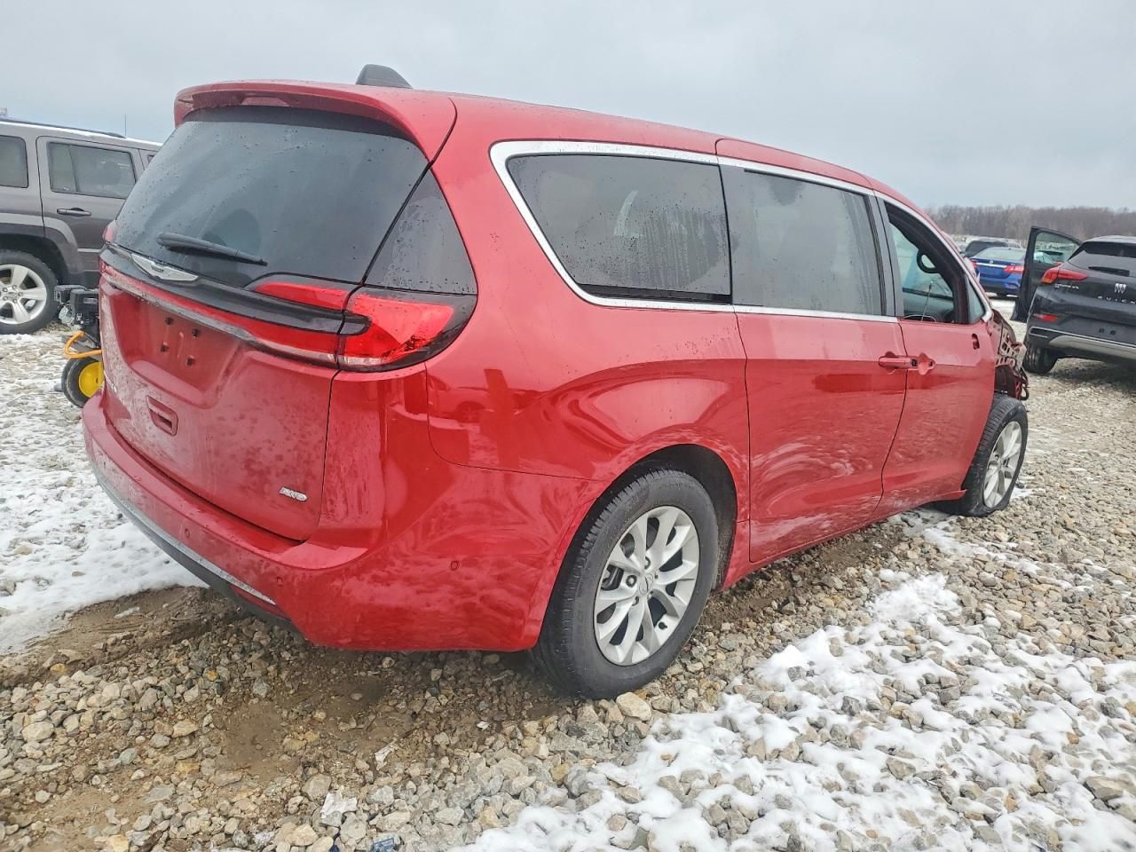 2025 Chrysler Pacifica Select