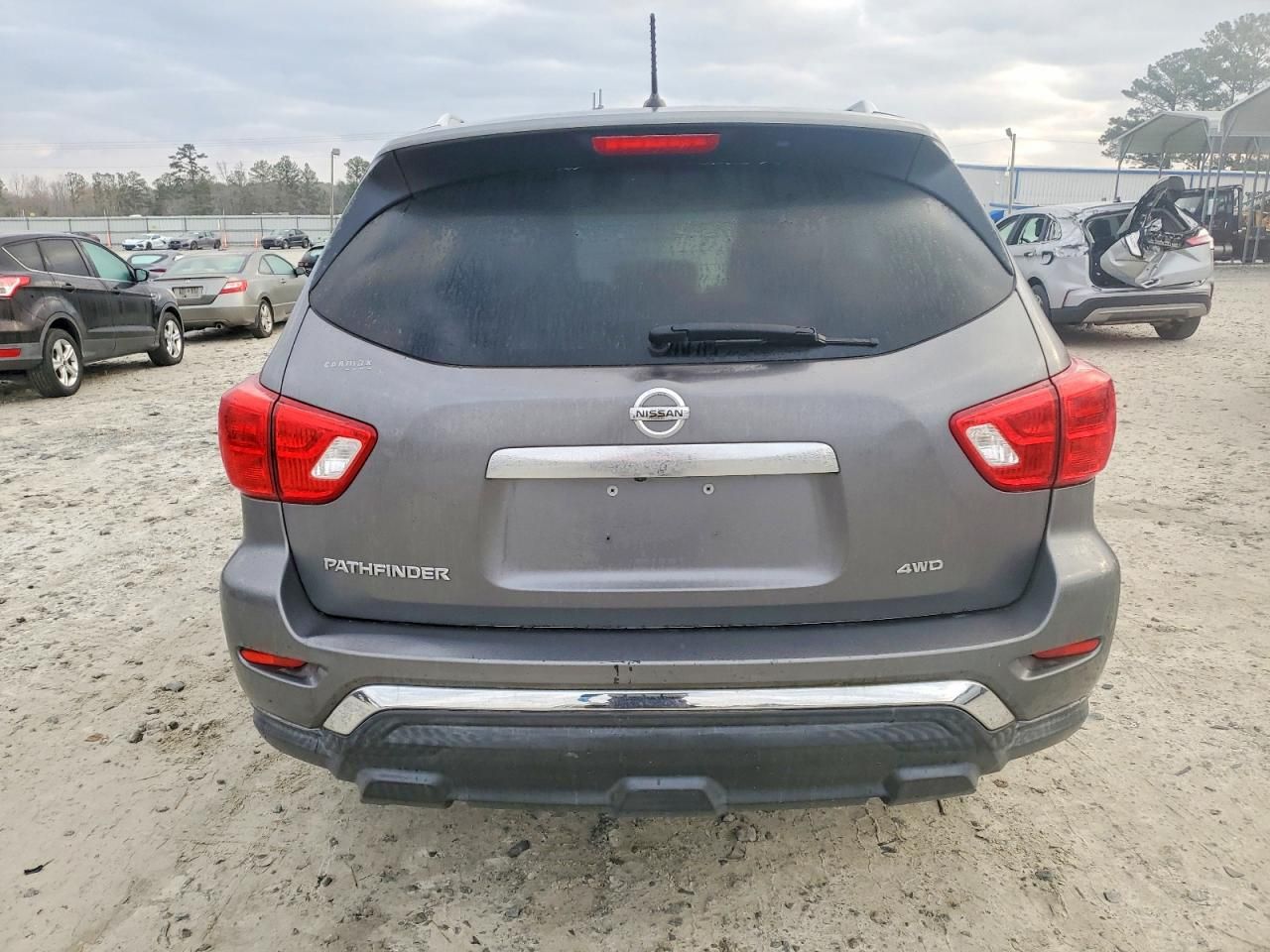 2017 Nissan Pathfinder s