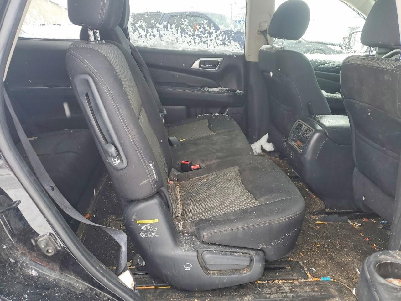 2018 Nissan Pathfinder s