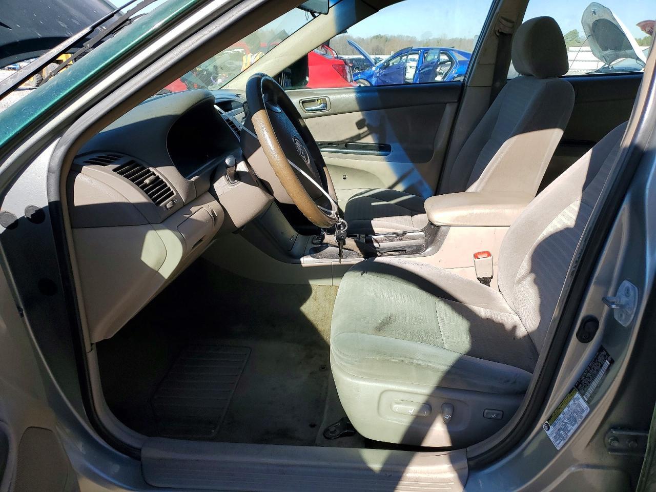 2004 Toyota Camry le