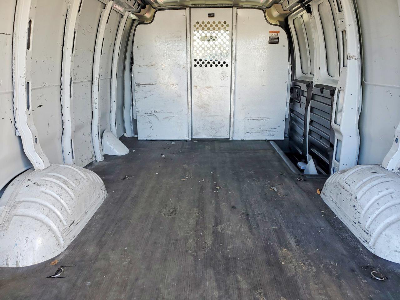 2023 Chev Express G2500