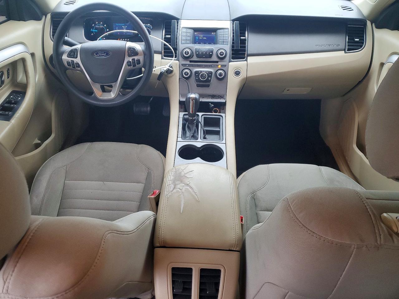2017 Ford Taurus se