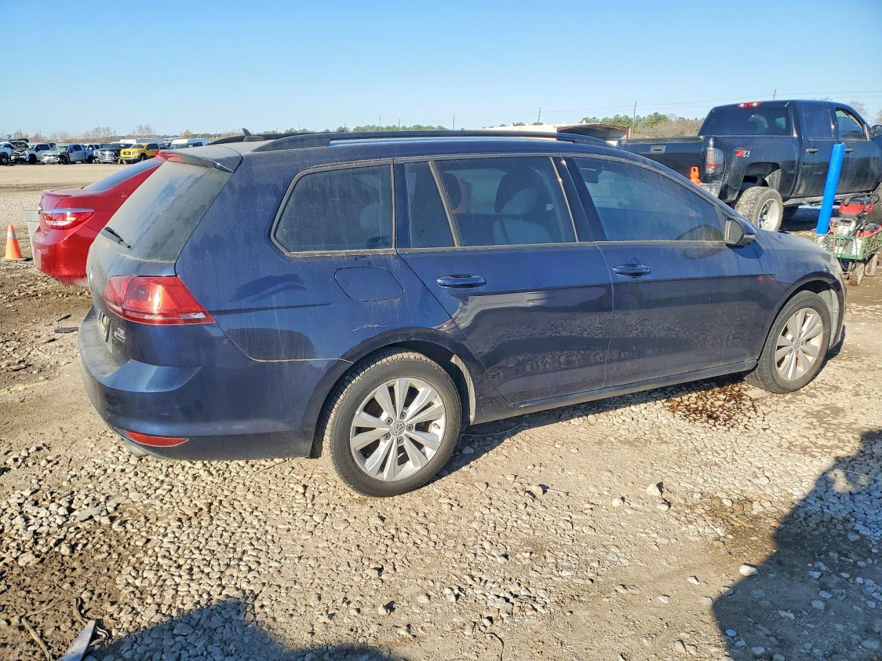 2017 Volkswagen Golf Sportwagen s