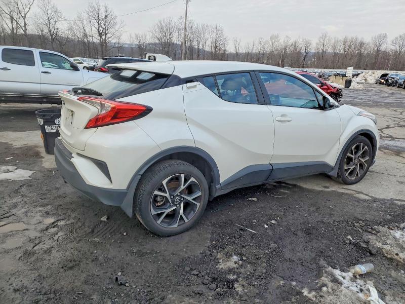 2021 Toyota C-hr xle