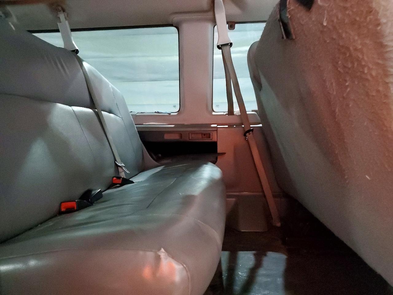 2010 Ford Econoline E350 Super Duty Wagon