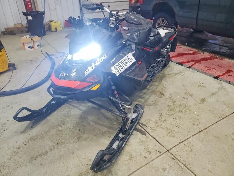 2017 Skidoo 2017 Skidoo REV