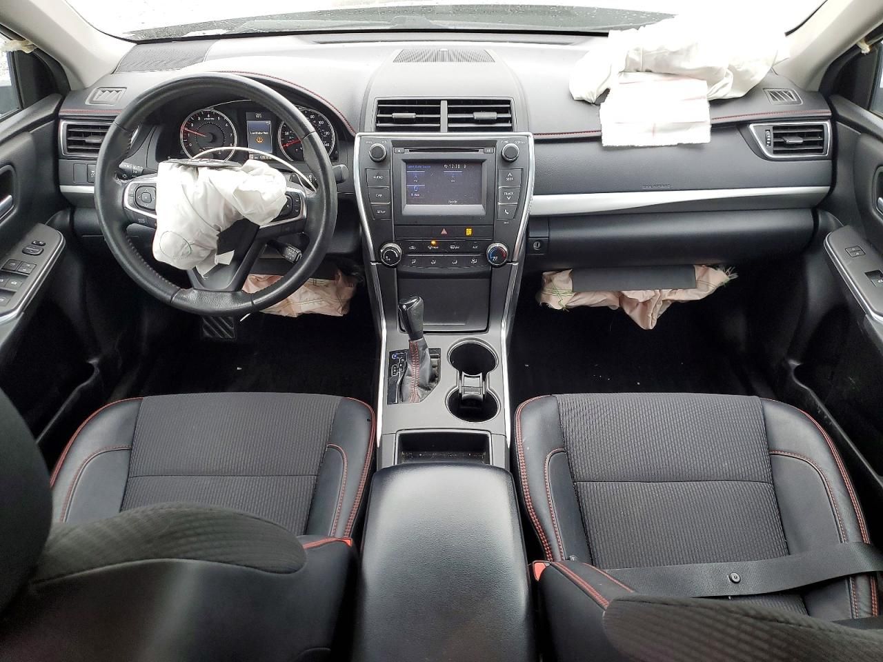 2016 Toyota Camry le