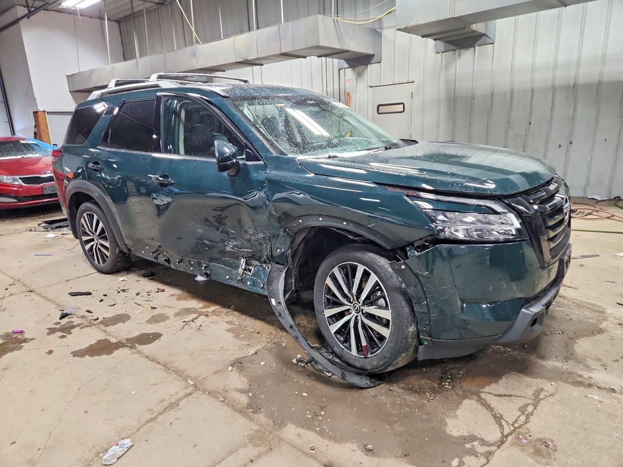 2024 Nissan Pathfinder Platinum