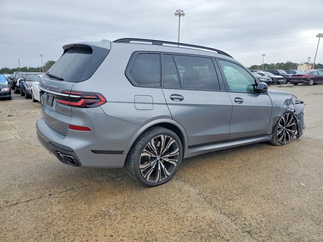 2023 BMW X7 M60i