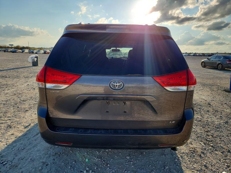 2014 Toyota Sienna le