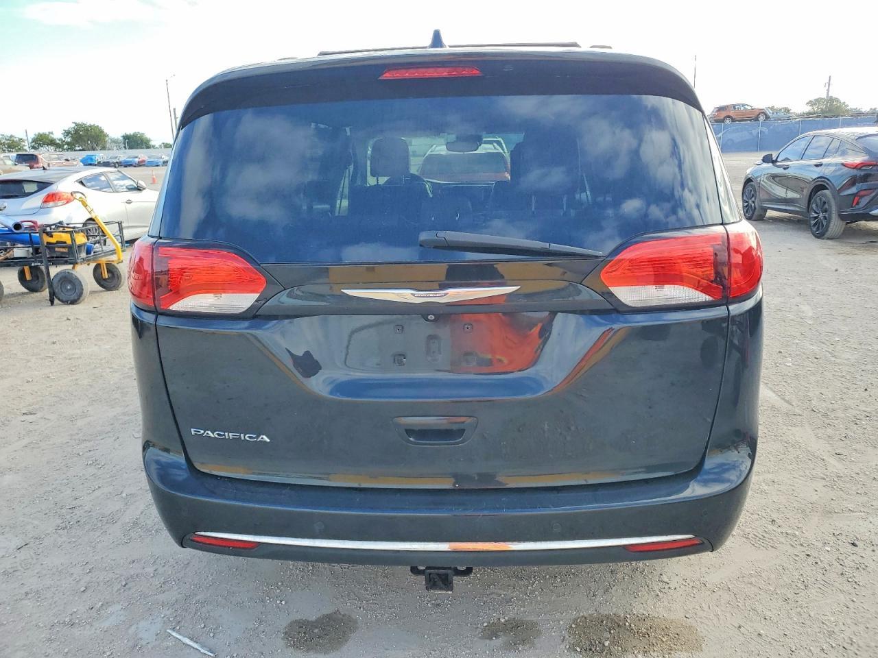 2017 Chrysler Pacifica Touring l Plus