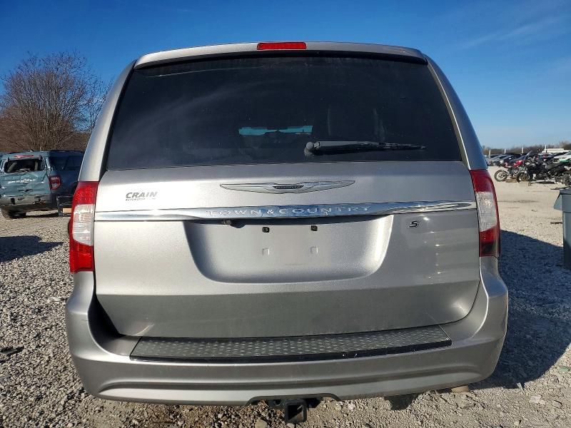 2015 Chrysler Town & Country s