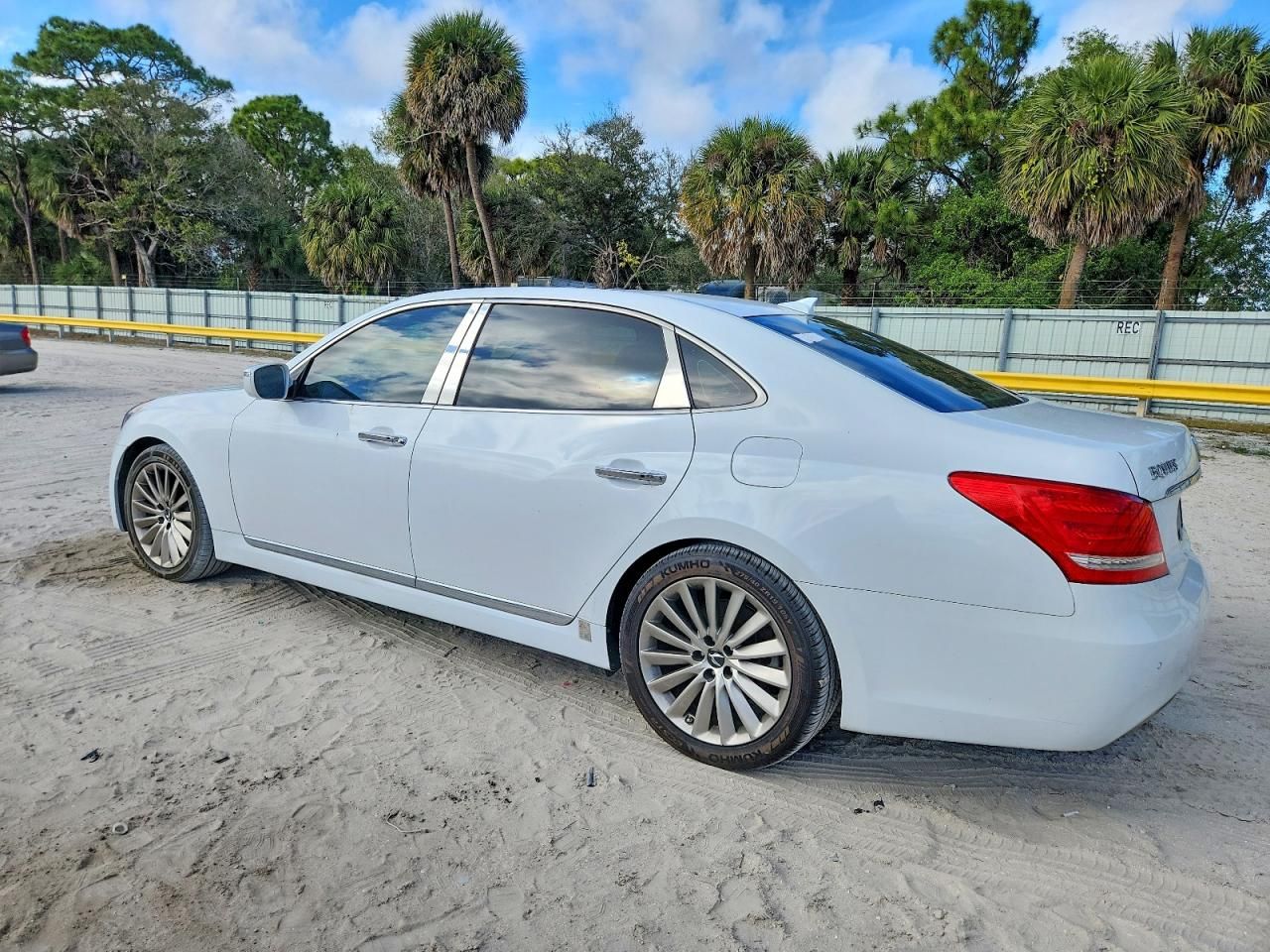 2015 Hyundai Equus Signature