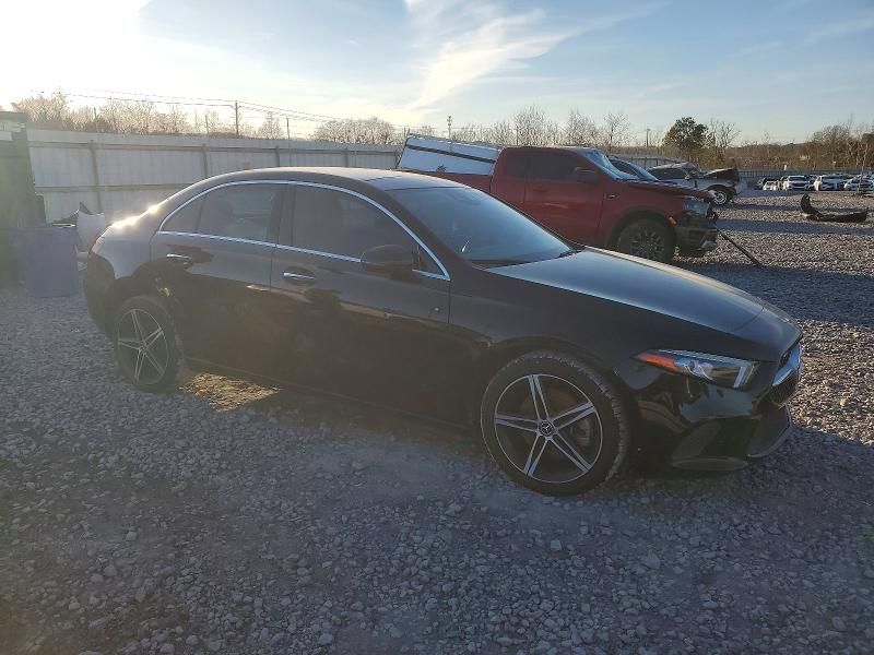 2020 Mercedes-Benz A 220