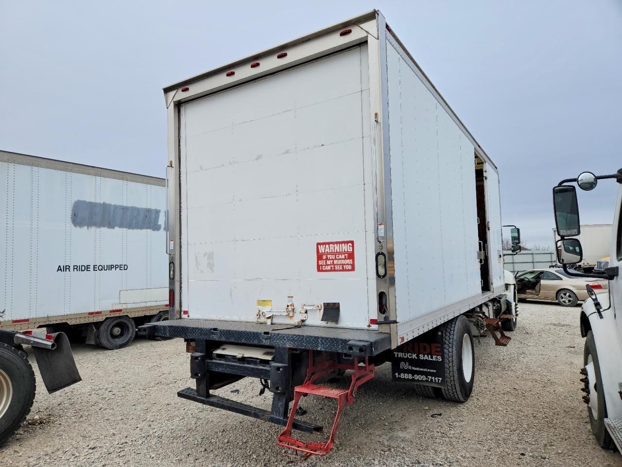 2013 Hino Hino 338-Semi Truck